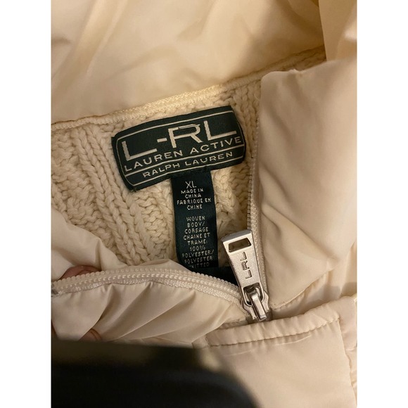 Women's White Cable Knit Vest - Picture 3 of 3